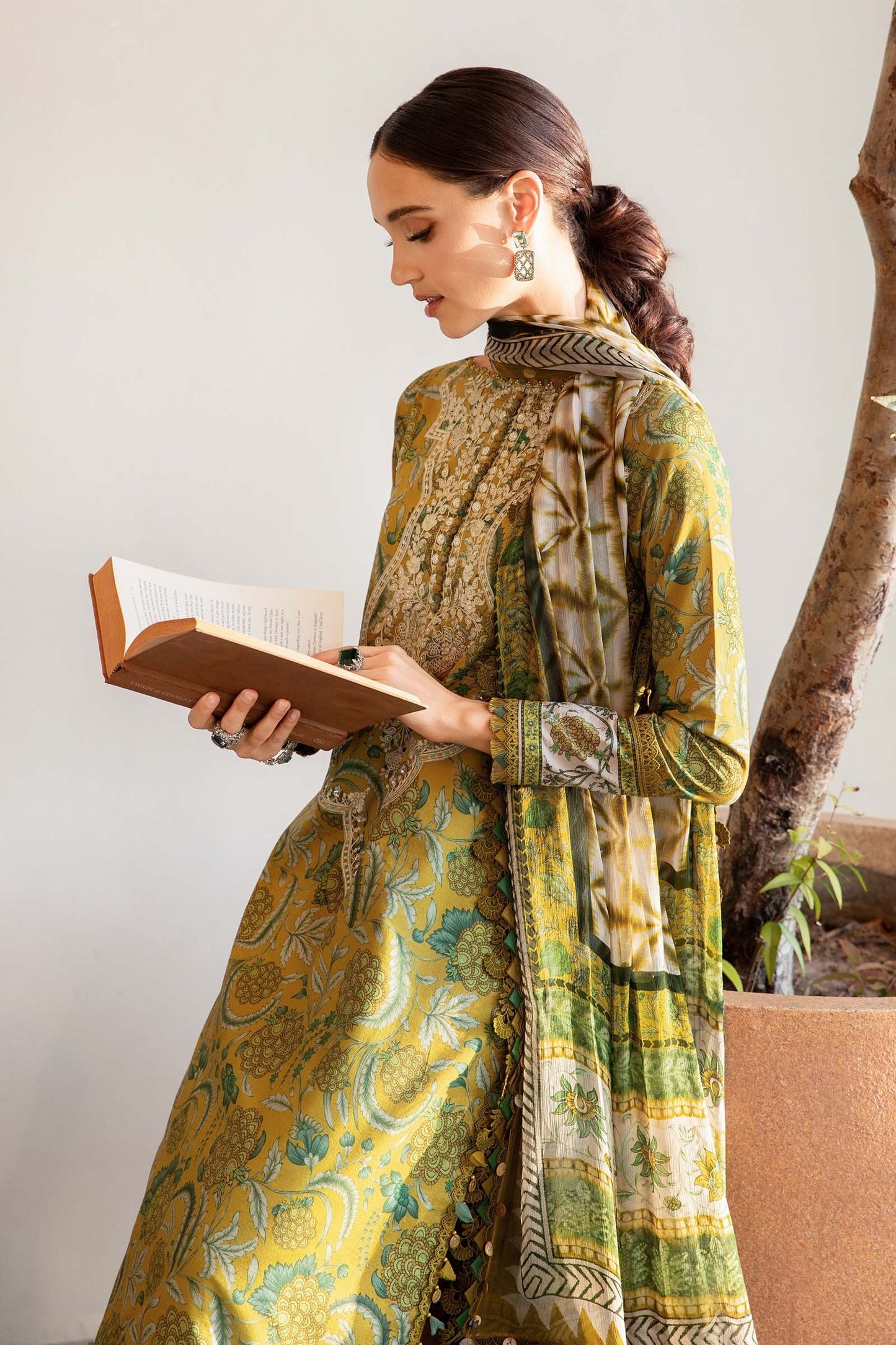 Digital Lawn 3-Piece Print Set with Bana Dora Voile Dupatta