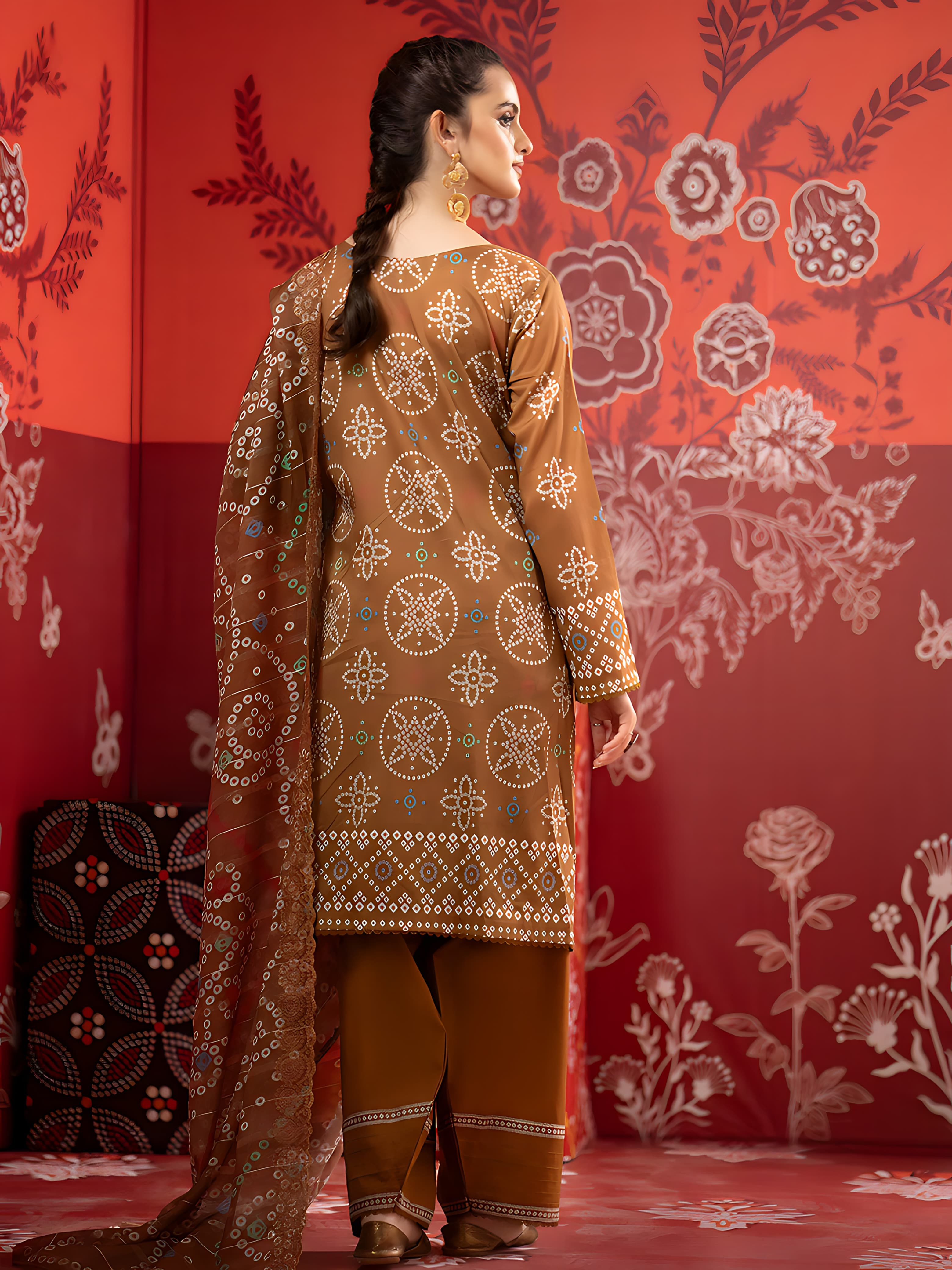 Lakhany: Unstitched Lawn 3-Piece Ensemble with Exquisite Digital Print