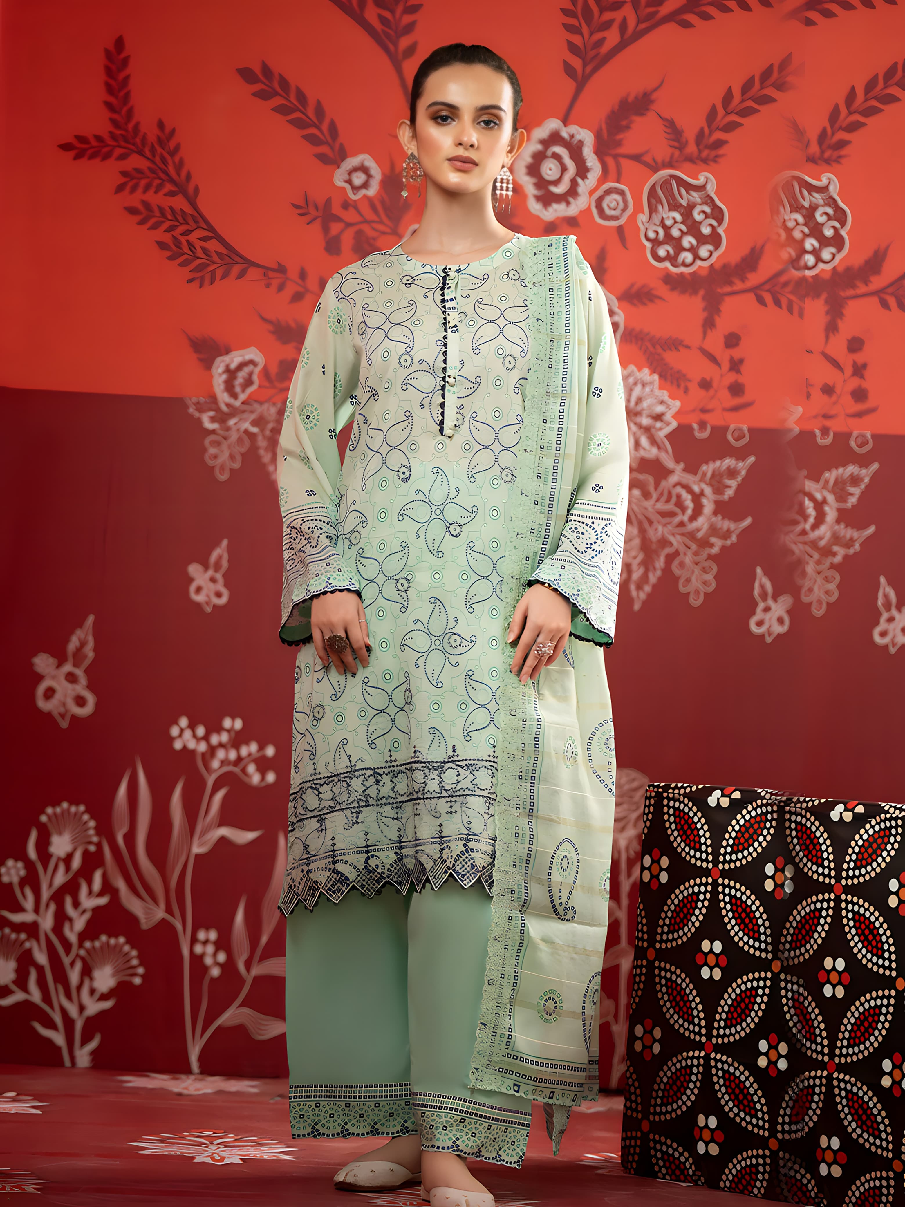 Lakhany: Unstitched Lawn 3-Piece Ensemble with Exquisite Digital Print