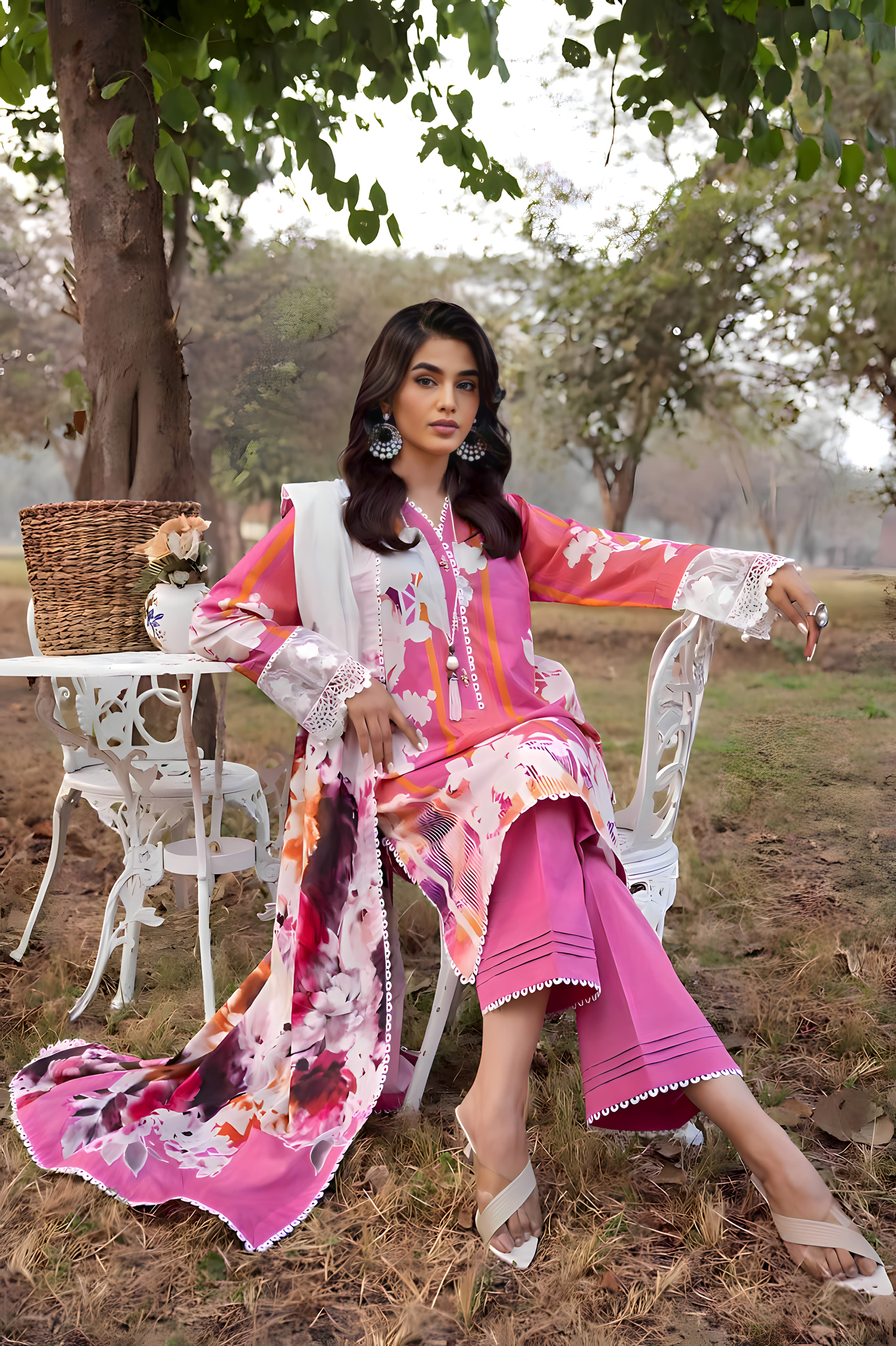 Gul Ahmed: All-Over Digital Printed Lawn 3-Piece Unstitched Ensemble - Elevate Your Style