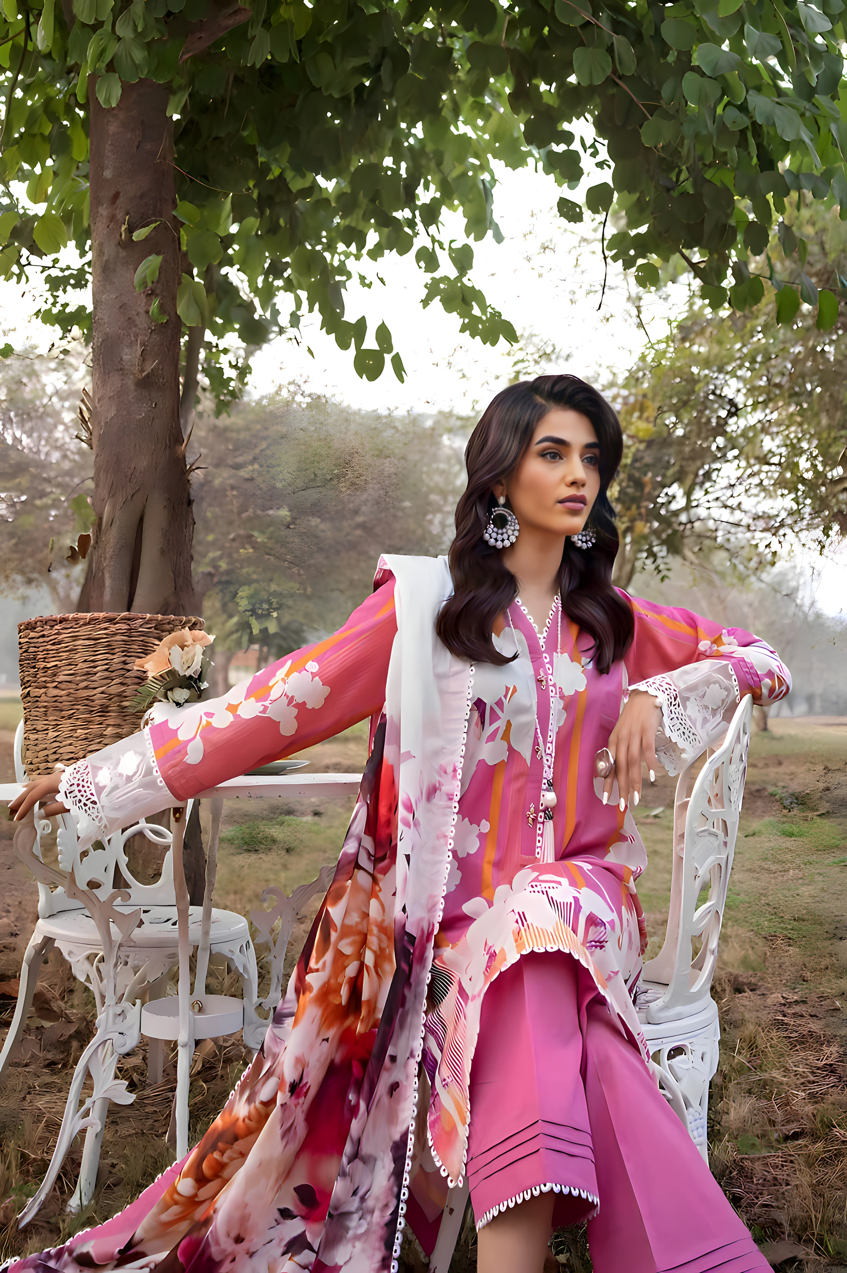 Gul Ahmed: All-Over Digital Printed Lawn 3-Piece Unstitched Ensemble - Elevate Your Style