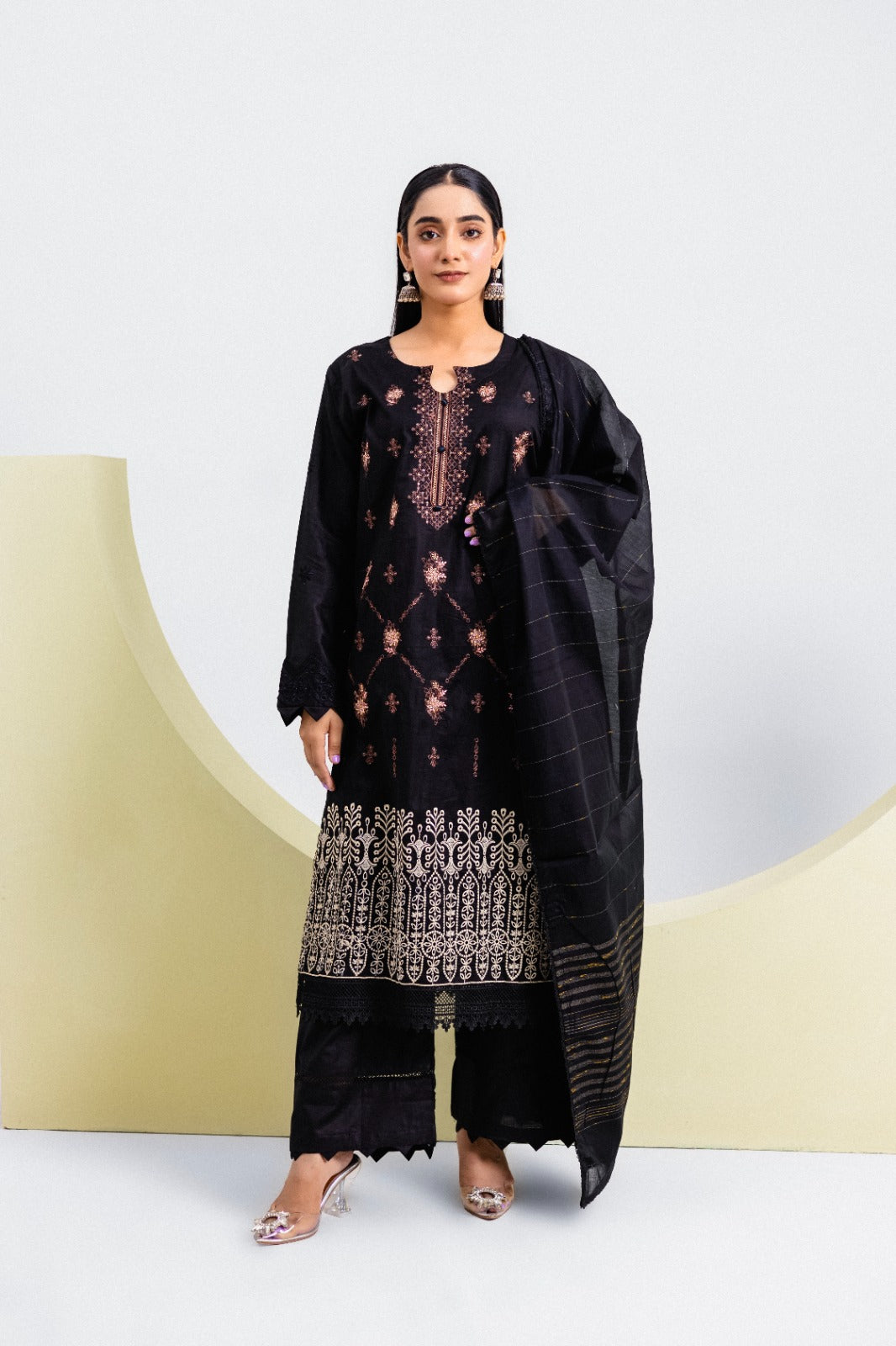 Premium Embroidery Lawn With Chikankari : 3-Piece Unstitched Elegance