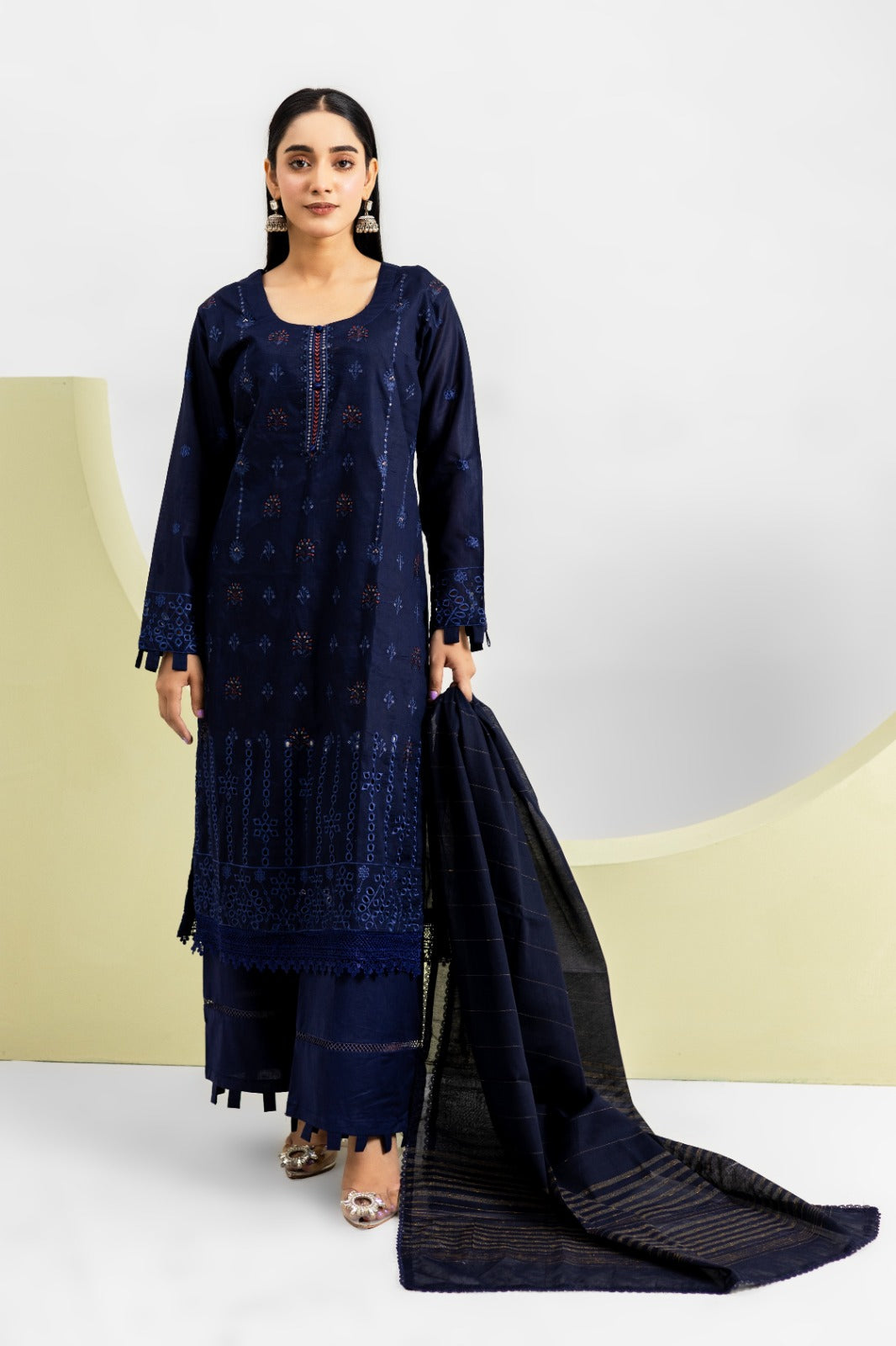 Premium Embroidery Lawn With Chikankari : 3-Piece Unstitched Elegance